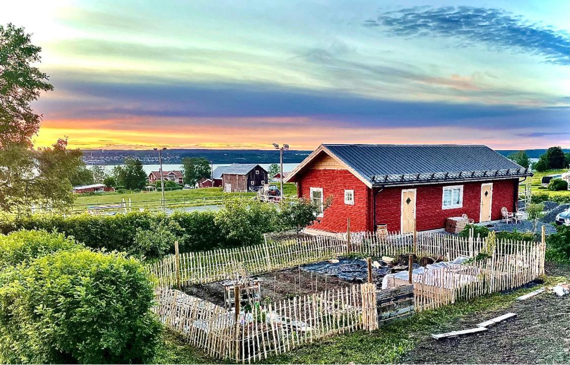 Scenic Small Guesthouse On Horse Farm By The Lake Frösö Exteriör bild