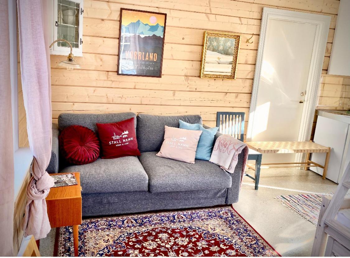 Scenic Small Guesthouse On Horse Farm By The Lake Frösö Exteriör bild